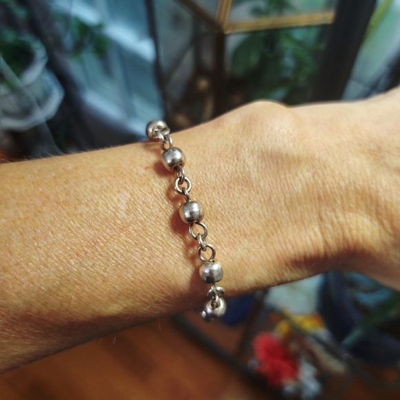 Vintage Sterling Silver Ball Bracelet with Toggle Closure - Picture 3 of 5